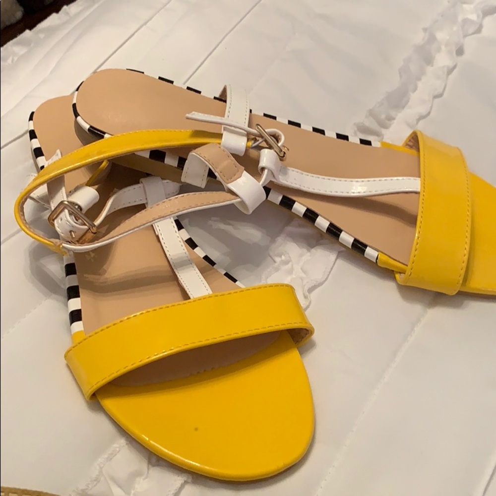 Sandals - Picture 5 of 6